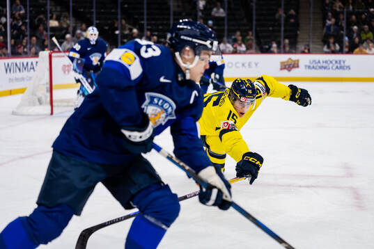 Aron Kiviharju of Finland and Ivar Stenberg of Sweden