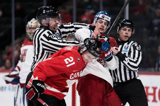 Cole Reschny of Canada and Max Psenicka of Czech Republic