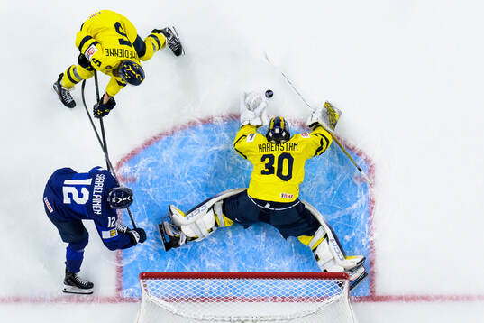 Joona Saarelainen of Finland challenges Sascha Boumedienne