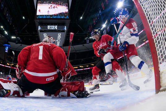 Tomas Poletin of Czech Republic scores the 4-5 goal with