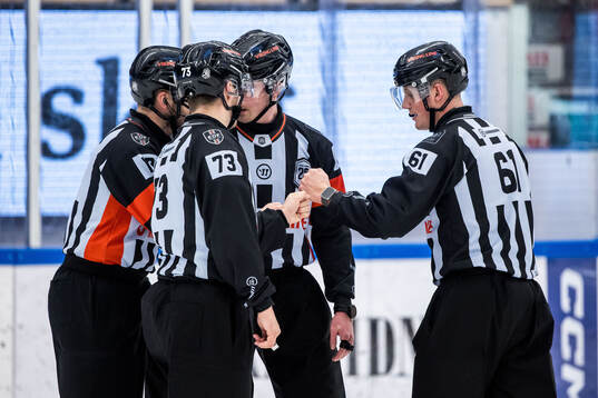 Domare Niklas Söderblom och Domare Filip Eriksson och
