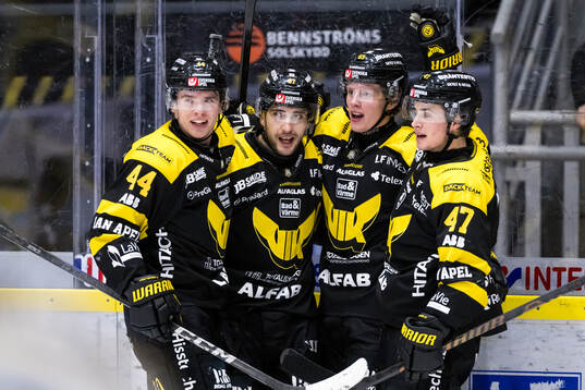 Västerås Karl Annborn jublar med Oscar Lawner, Konstantin