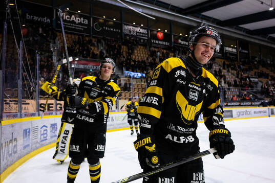 Västerås Albin Lilja jublar