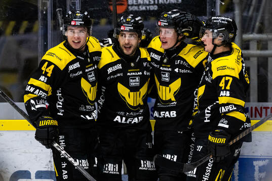 Västerås Karl Annborn jublar med Oscar Lawner, Konstantin