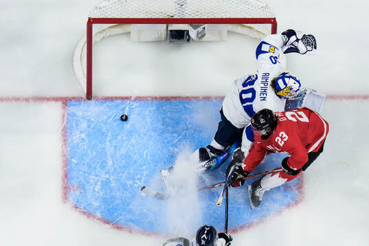 Sam O’Reilly of Canada scores the 1-0 goal behind