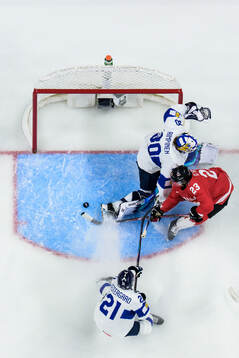 Sam O’Reilly of Canada scores the 1-0 goal behind