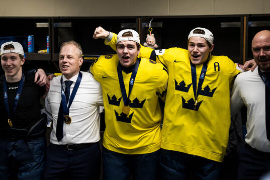 Head coach Magnus Hävelid, Anton Frondell, and Leo Sahlin