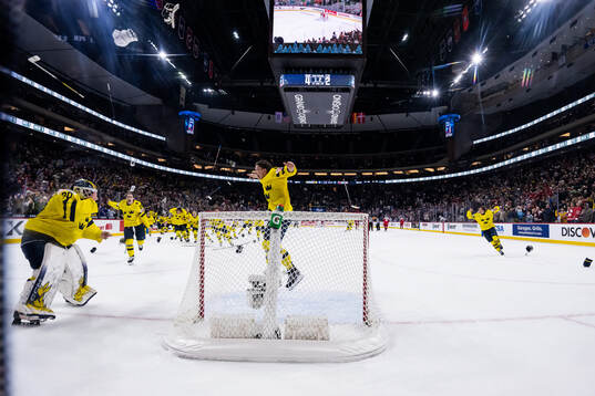 Goaltender Love Härenstam and Sascha Boumedienne of Sweden