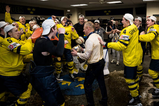Head coach Magnus Hävelid of Sweden celebrates