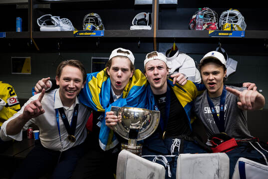 Goaltender coach Viktor Alm, goaltender Måns Goos,