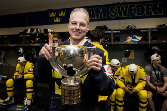 Head coach Magnus Hävelid of Sweden celebrates