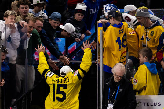 Ivar Stenberg of Sweden celebrates