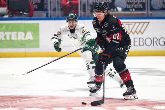 Färjestads Lucas Forsell och Malmö Redhawks Robin Salo