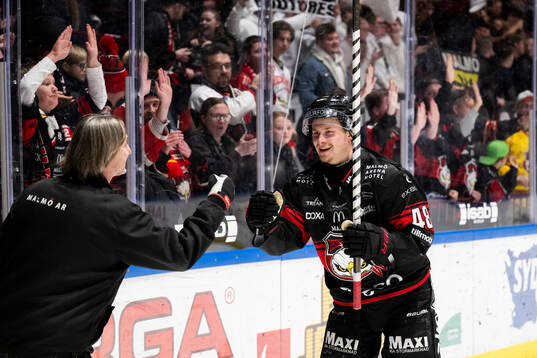 Malmö Redhawks Lauri Pajuniemi jublar