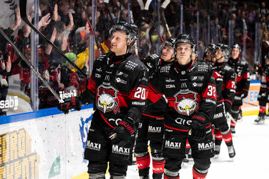 Malmö Redhawks Thomas Berg Paulsen jublar