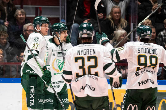 Färjestads David Tomasek jublar