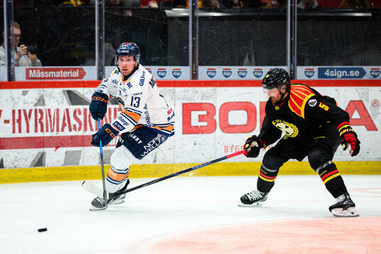 Växjös Dylan Mclaughlin och Brynäs Michal Kempny