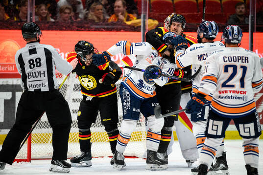 Brynäs Bobby Trivigno och Robert Hägg och Växjös Eemeli