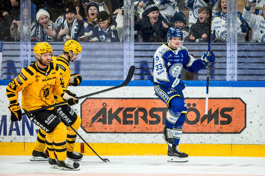 Leksands Olle Strandell jublar och Skellefteås Oscar