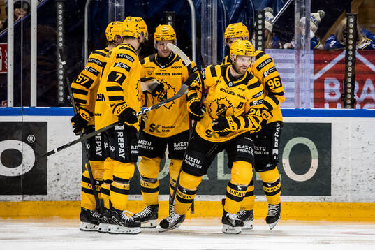 Skellefteås Oscar Lindberg jublar