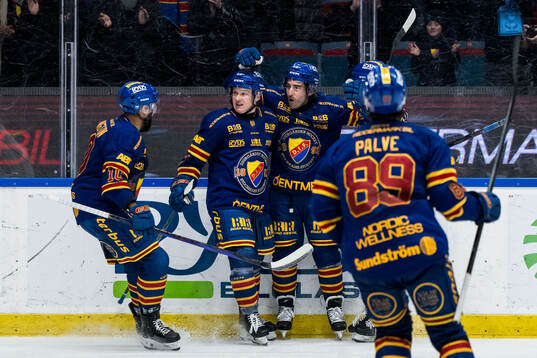 Djurgårdens Joseph Laleggia jublar med lagkamrater
