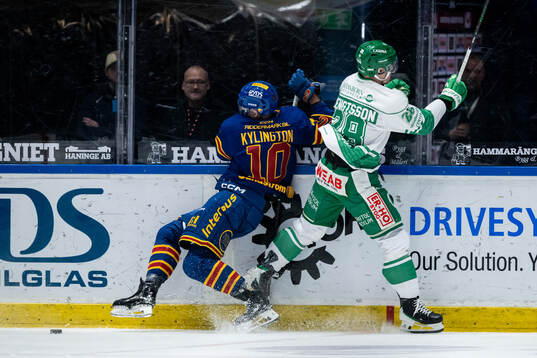 Djurgårdens Oliver Kylington och Rögles Anton Bengtsson