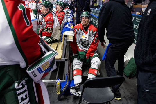 Frölundas Isac Born har ont