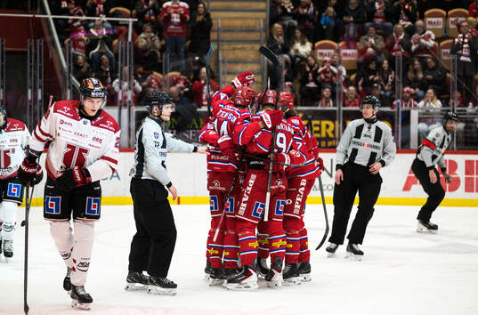 Timrås Sebastian Hartmann jublar