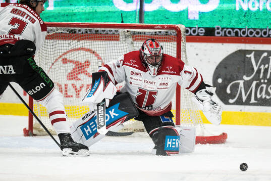 Örebros målvakt Jhonas Enroth