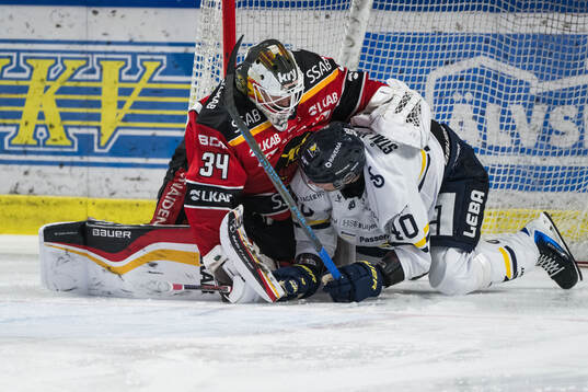 Luleås målvakt Joel Lassinantti och HV71s Oskar