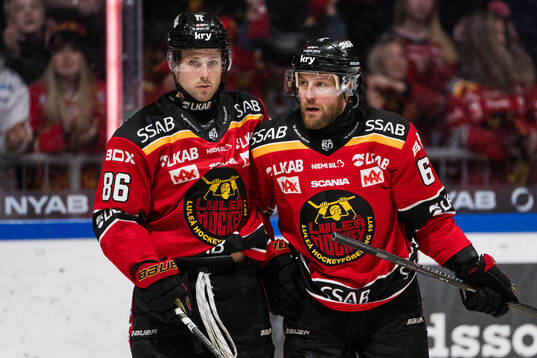 Luleås Mathias Bromé och Linus Omark jublar
