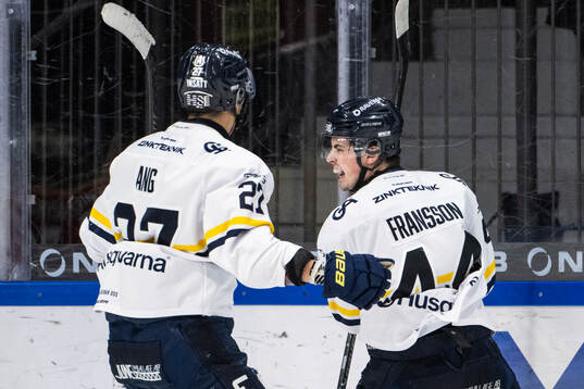 HV71s Hugo Fransson jublar