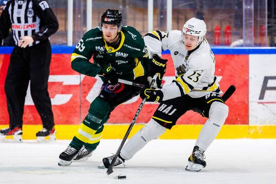 Östersunds Anton Klint och AIKs Oliver Tärnström
