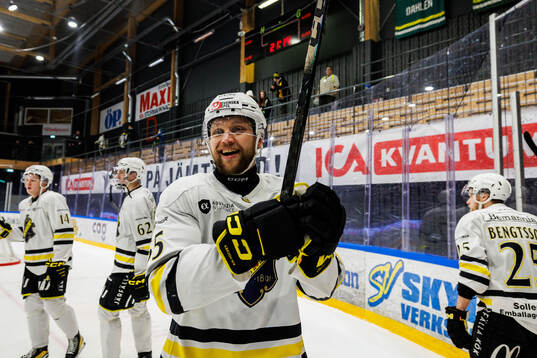 AIKs Ludwig Blomstrand jublar