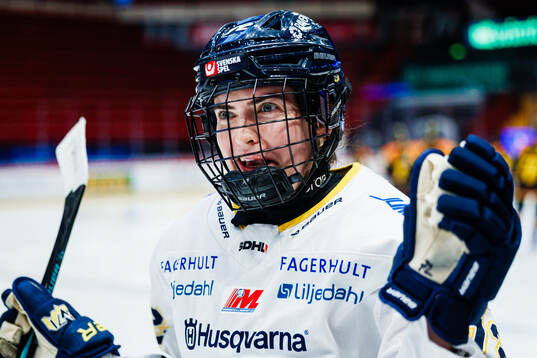 HV71s Rachel Weiss jublar
