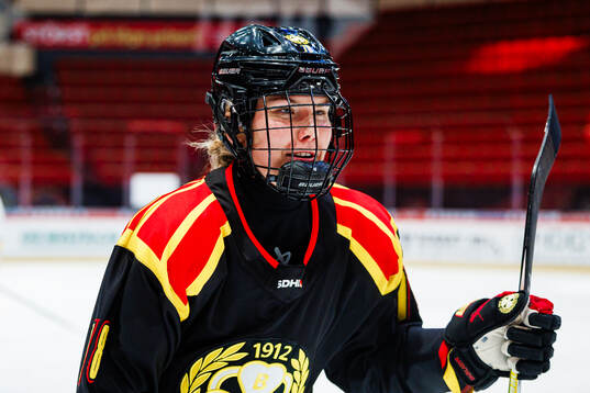 Brynäs Jenniina Nylund jublar