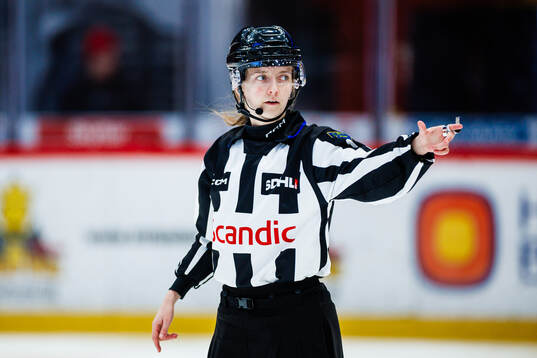 Linjedomare  Tova Andersson