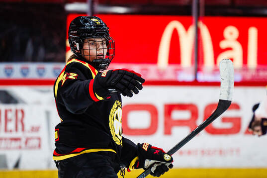 Brynäs Hanna Thuvik jublar