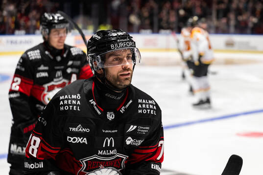 Malmö Redhawks Robin Hanzl jublar