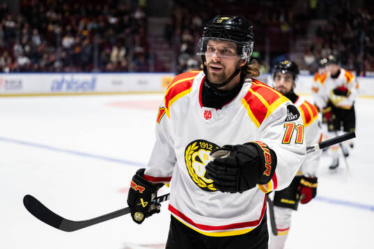 Brynäs Axel Jonsson-Fjällby jublar