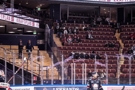 Tomt på läktarna