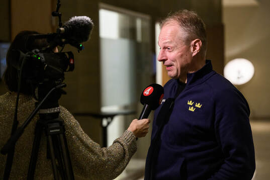 Head coach Magnus Hävelid of Sweden speaks to media