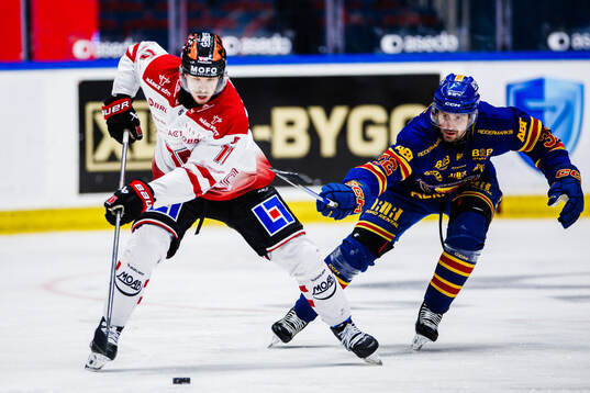 Örebros Kalle Kossila och Djurgårdens Marcus Krüger