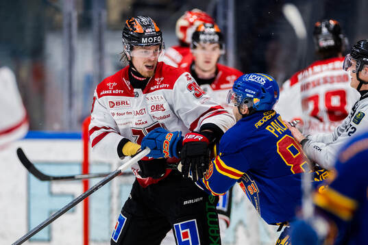 Örebros Christopher Mastomäki och Djurgårdens Oula Palve