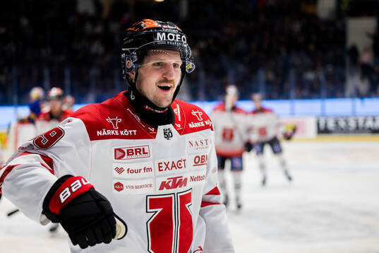 Örebros Patrik Karlkvist jublar