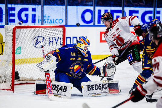 Djurgårdens målvakt Magnus Hellberg och Örebros Patrik