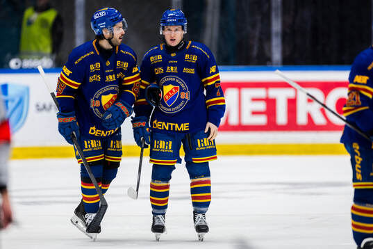 Djurgårdens Oula Palve och Joseph Snively deppar