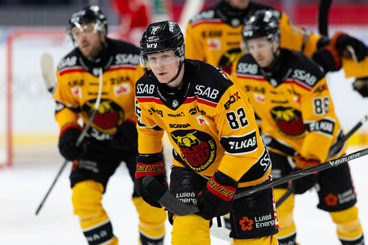 Luleås Otto Leskinen jublar