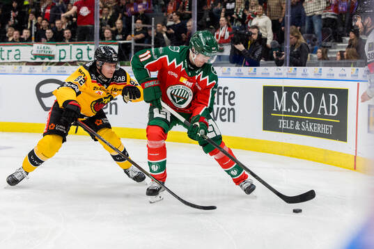 Luleås Otto Leskinen och Frölundas Max Lindholm