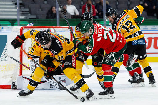 Luleås Oscar Engsund och Frölundas Arttu Ruotsalainen